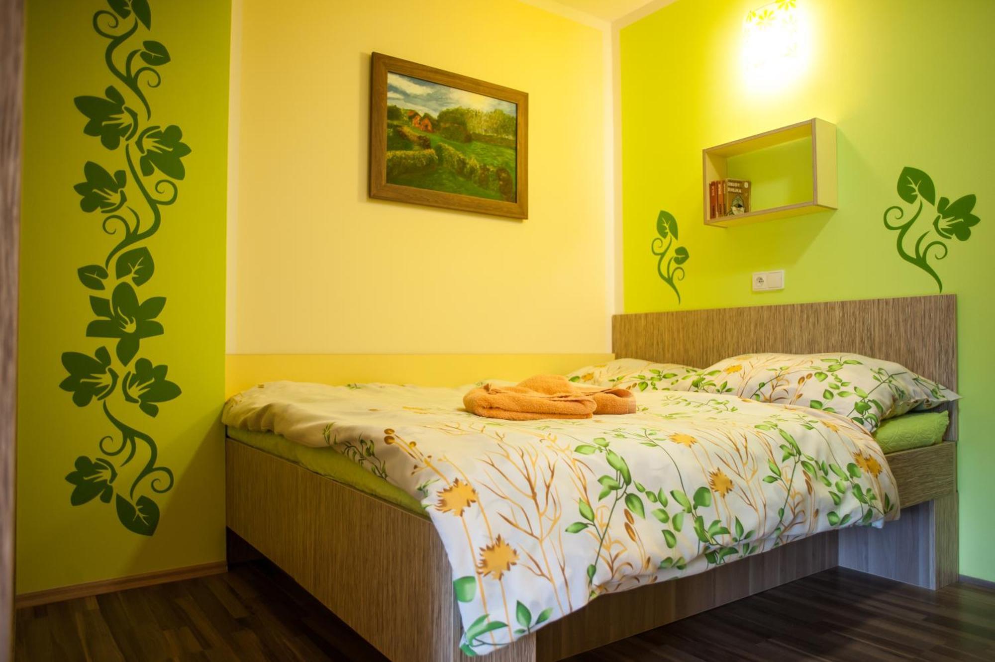 Luční penzion Česká Skalice Esterno foto
