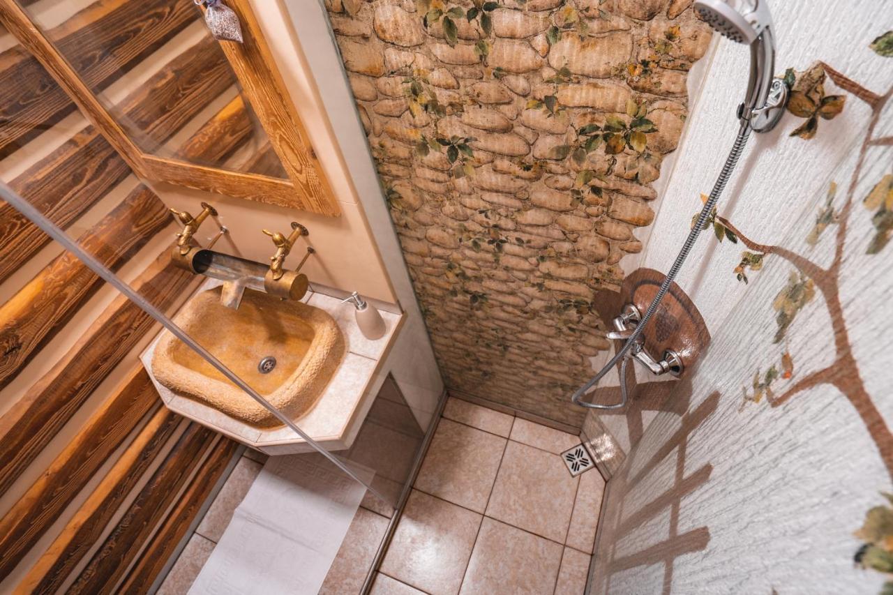 Luční penzion Česká Skalice Esterno foto